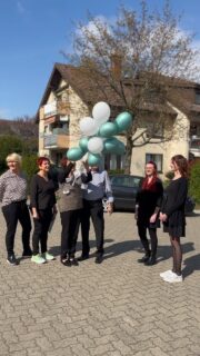 Heute haben wir unsere Seniorchefin Frau Keibs nach 61 Jahren Arbeitszeit in die wohlverdiente Rente geschickt.
Wir wünschen dir viel Gesundheit, Freude und wunderschöne Tage in deinem neuen Lebensabschnitt.
#timetosaygoodbye #rente #abschied #gesundheit